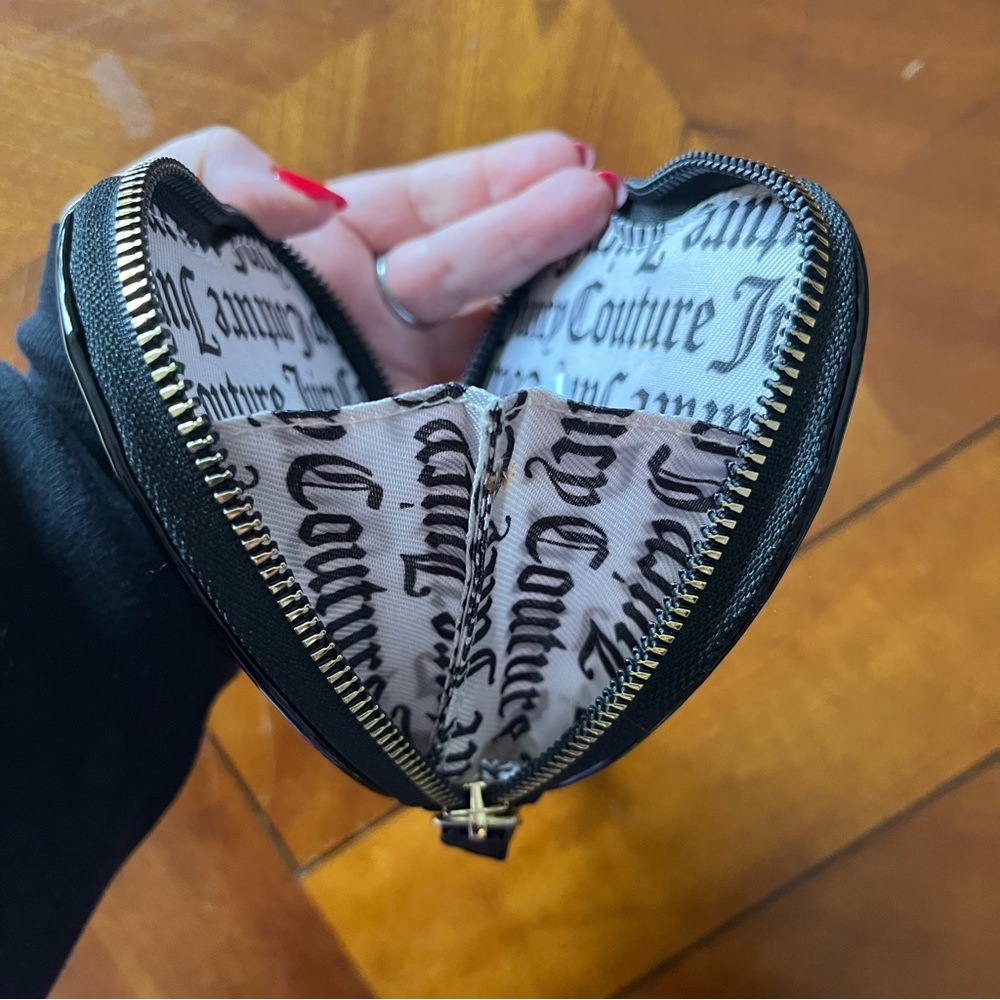 SOLD Juicy Couture Black Heart Shaped Wristlet - Picture 4 of 8